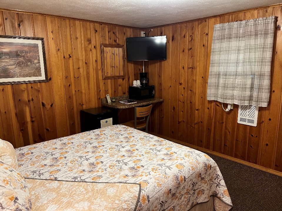 Kemp's Kamp - Photo of Cabin 3 and 4 interior.