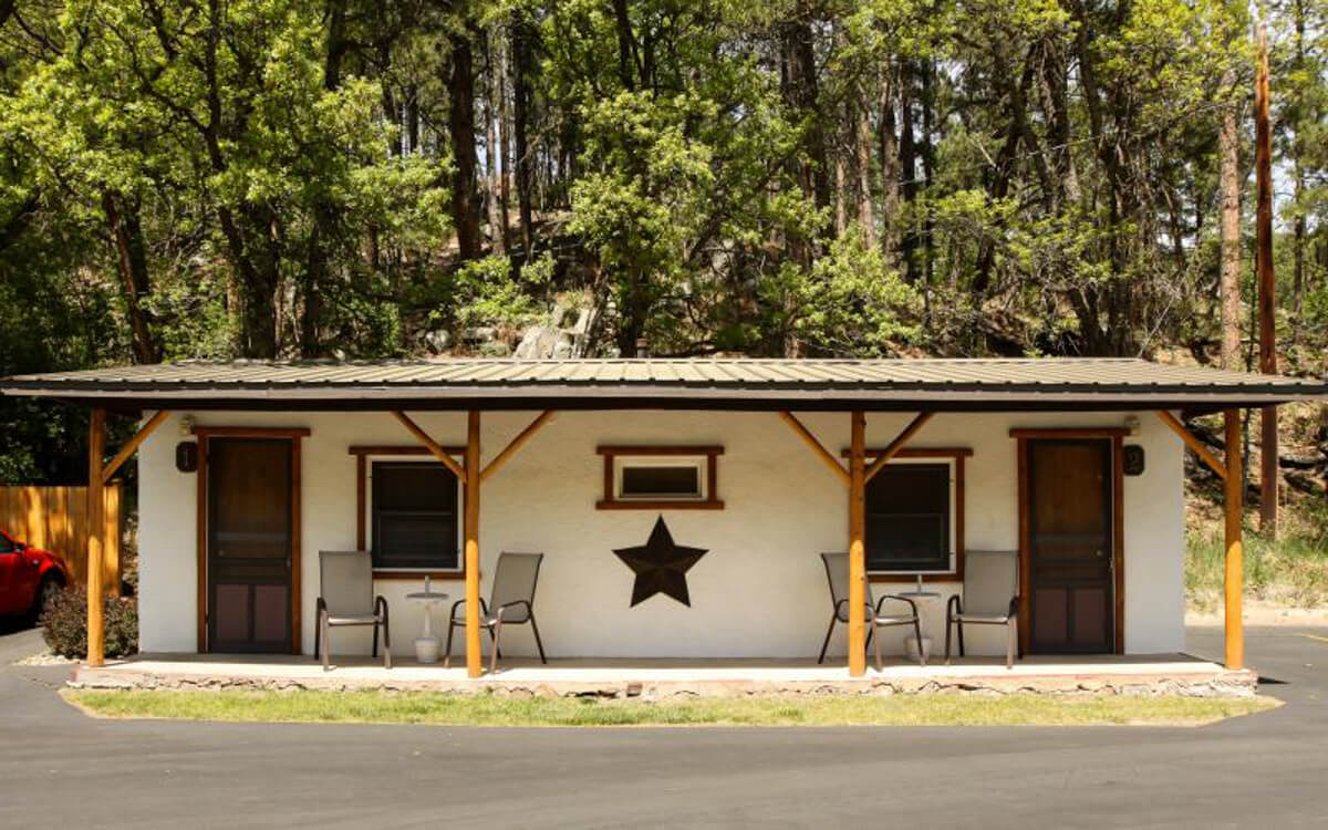 Kemp's Kamp - Photo of Cabin 1 exterior.