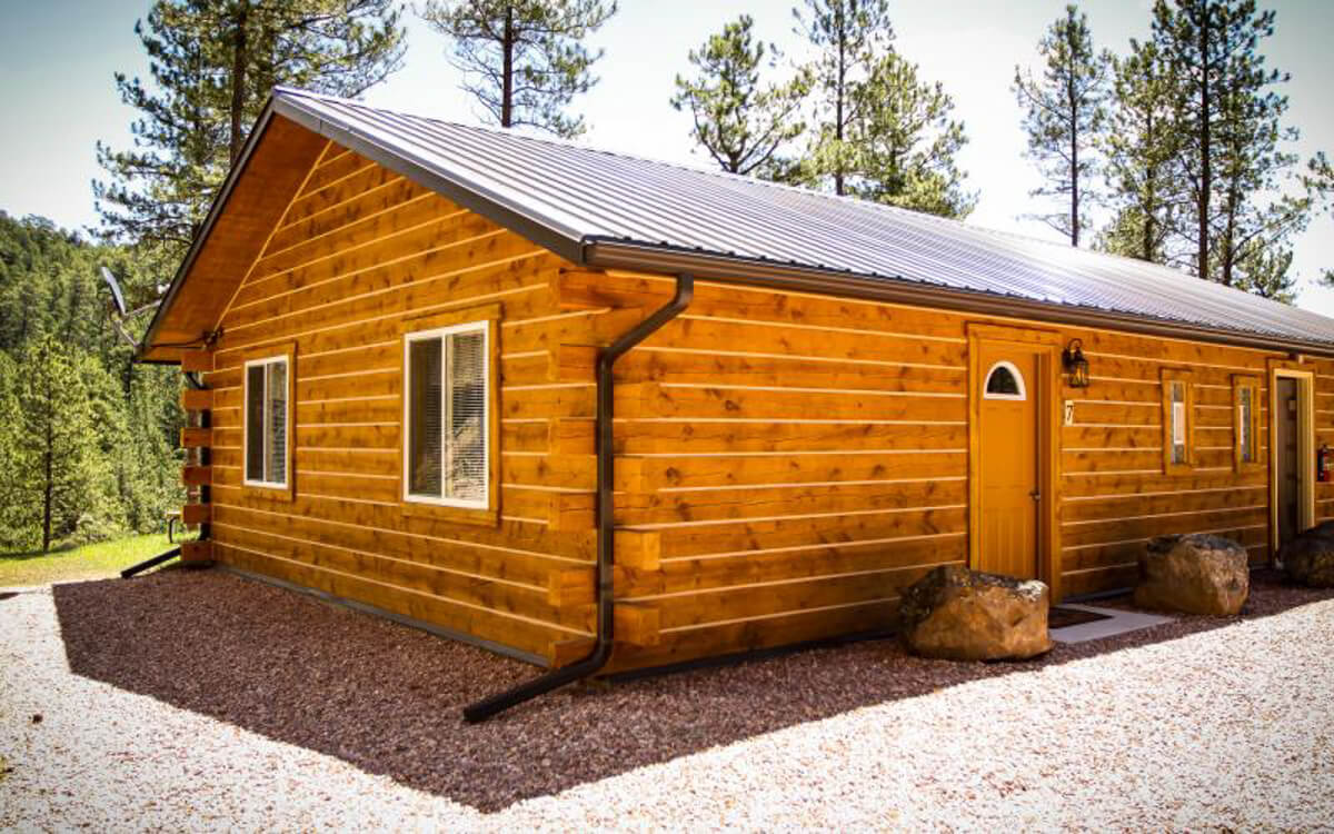 Kemp's Kamp - Photo of Cabins 7, 10, 12, and 13 exterior.