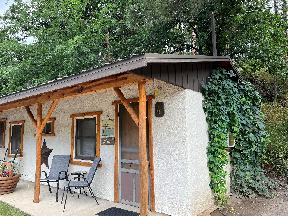 Kemp's Kamp - Photo of Cabin 3 and 4 exterior.