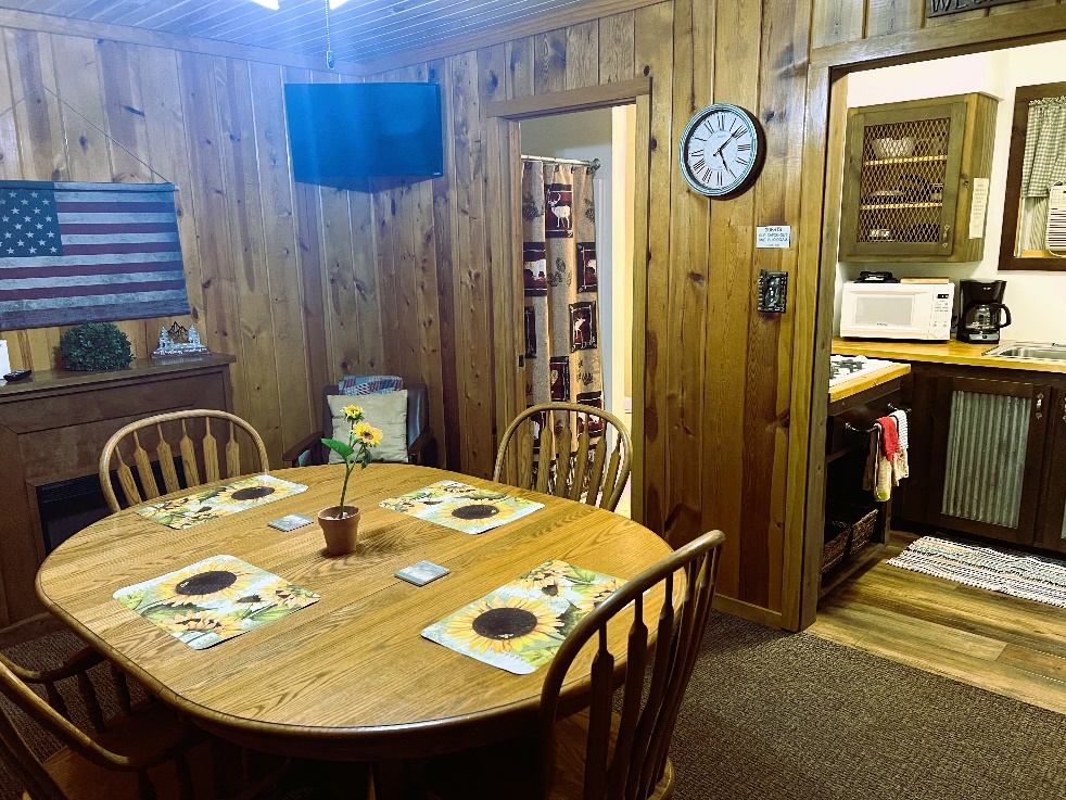 Kemp's Kamp - Photo of Cabin 5 interior.